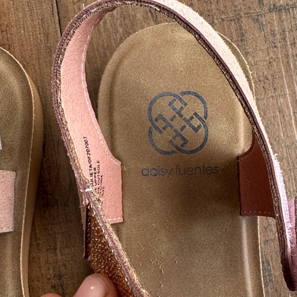 Daisy Fuentes Sparkling Pink and Tan Sandals - Picture 2 of 10